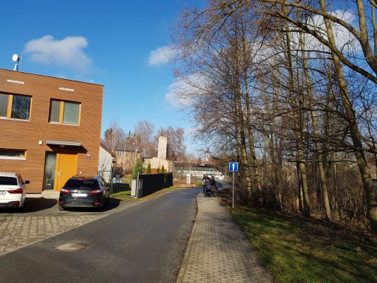 Chodník U Hřiště