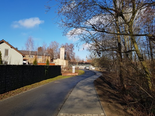 Chodník U Hřiště