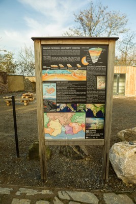 Venkovní učebny geomorfologie při 1. ZŠ Říčany